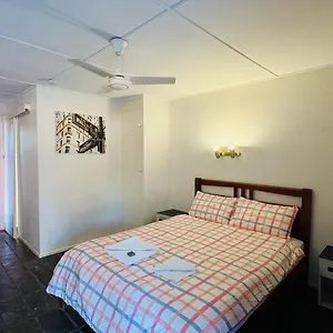 https://motel-creek.queenslandhotels.net